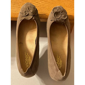 Vionic Hayes Brown Suede Floral Orthotic Comfort Wedge Heels Size 8 - Taupe